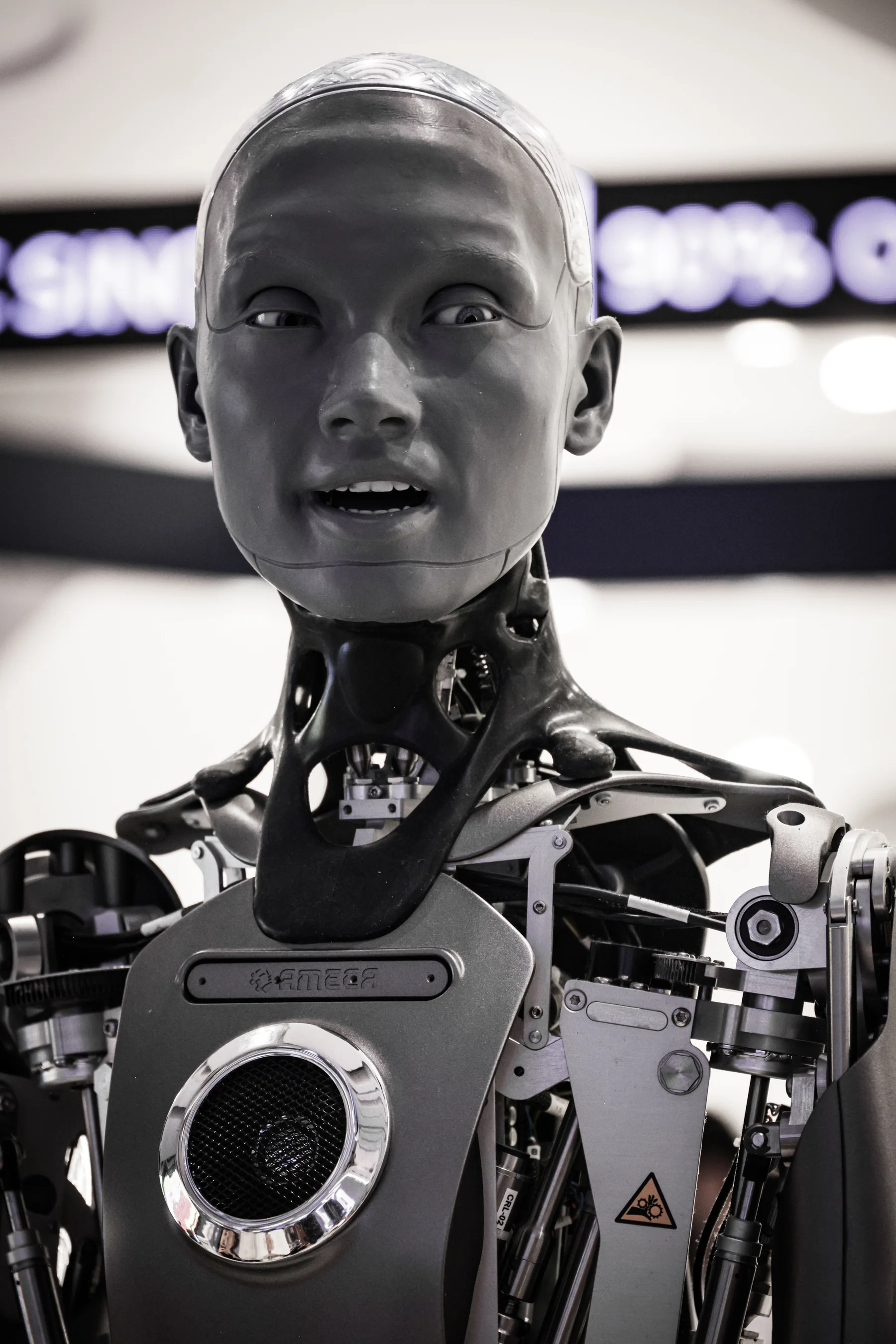 Magda Ehlers / Pexels — Concept humanoid robot in modern setting